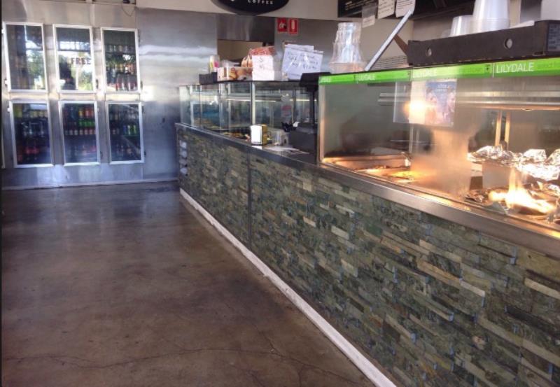 CHICKEN ON QUEENS – SUCCESSFUL TAKEAWAY – HIGH TURNOVER