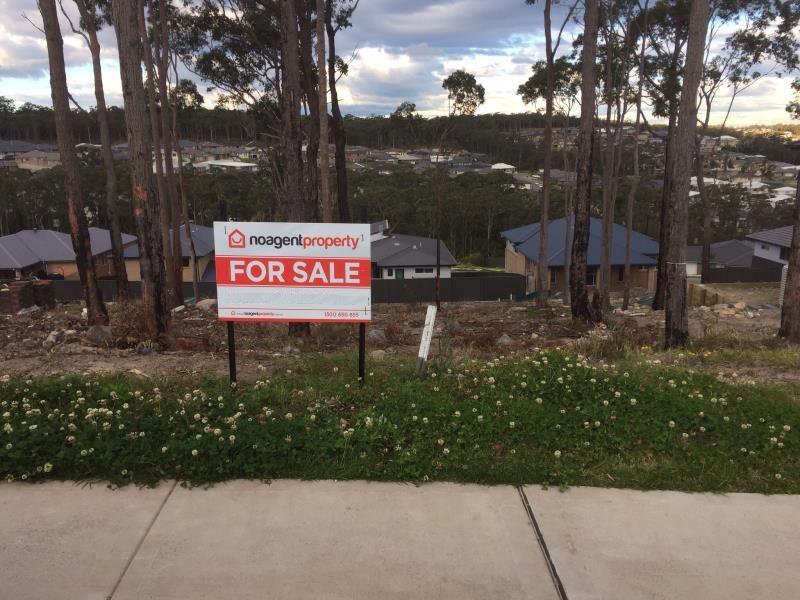 Rare Find - last block in street - 20m frontage - Best views in Norhtlakes