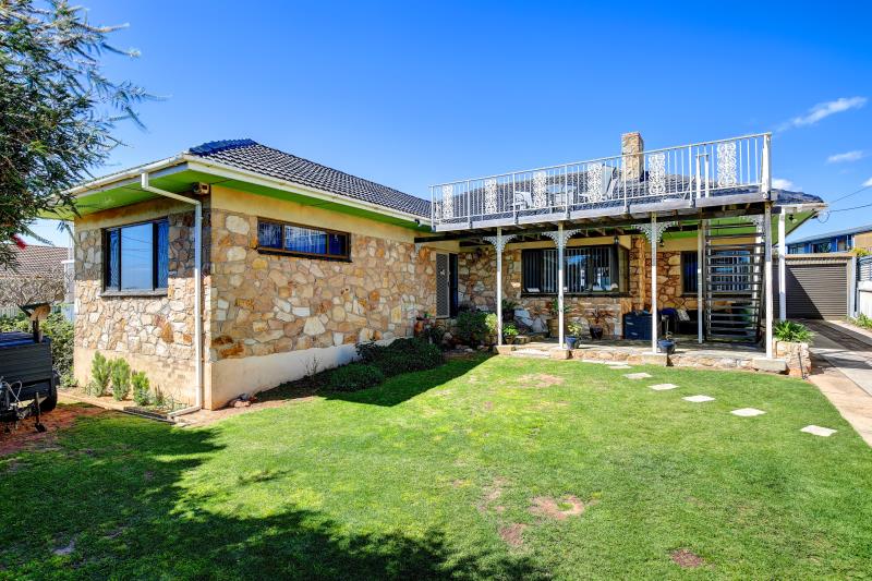 4 Taylor Terrace Christies Beach SA 5165 House for Sold