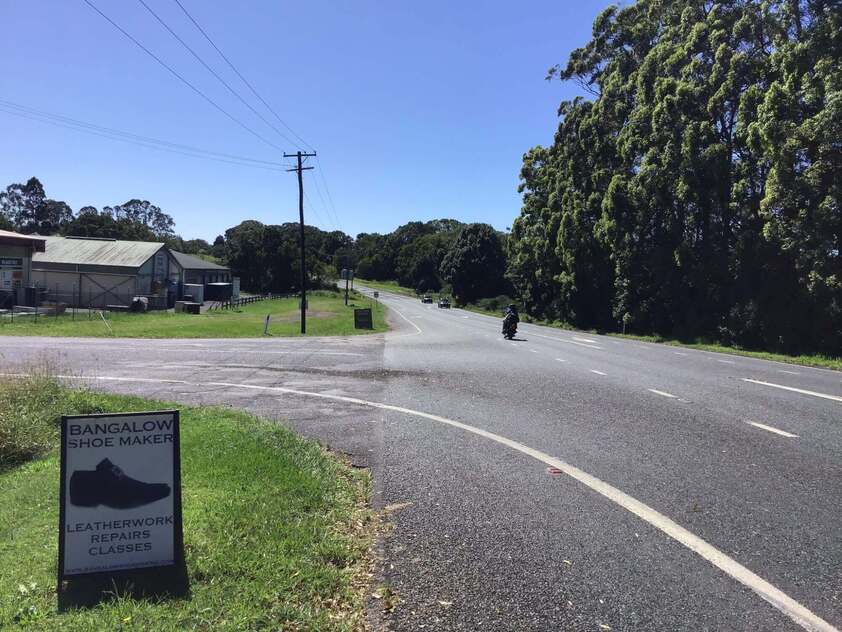 FACTORY SHOWROOM (Highway Exposure)