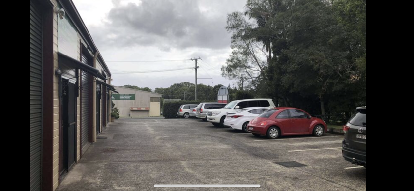 FACTORY SHOWROOM (Highway Exposure)