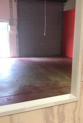 FACTORY SHOWROOM (Highway Exposure)