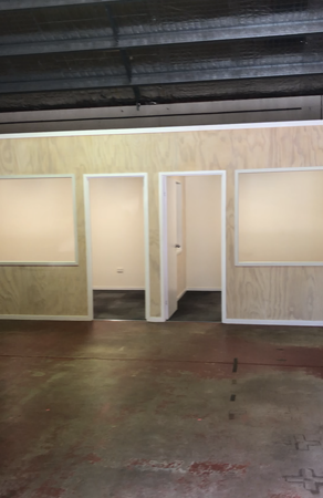 FACTORY SHOWROOM (Highway Exposure)