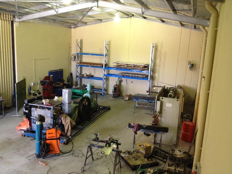 BE QUICK - COMMERCIAL PROPERTY - VACANT POSSESSION!