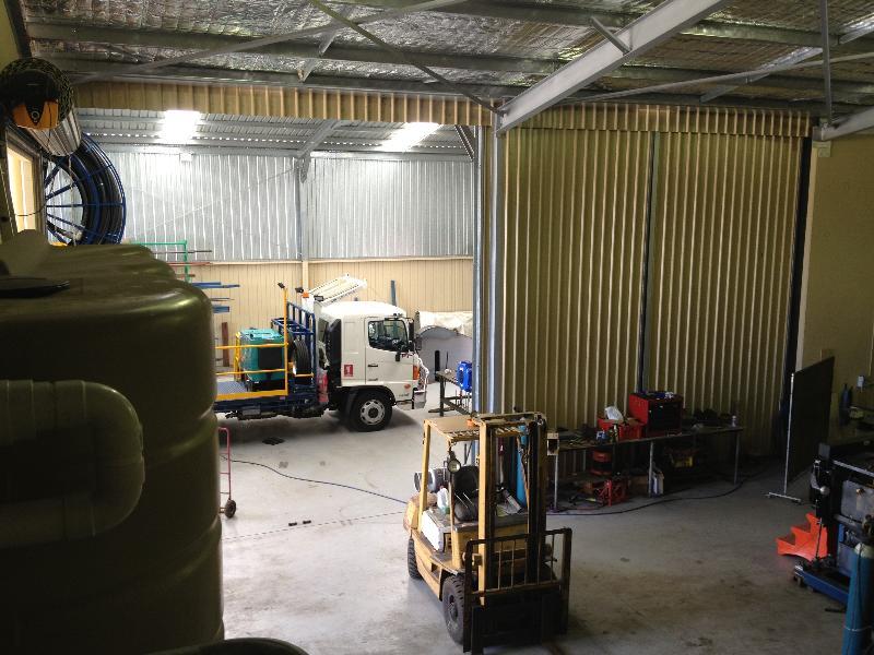 BE QUICK - COMMERCIAL PROPERTY - VACANT POSSESSION!