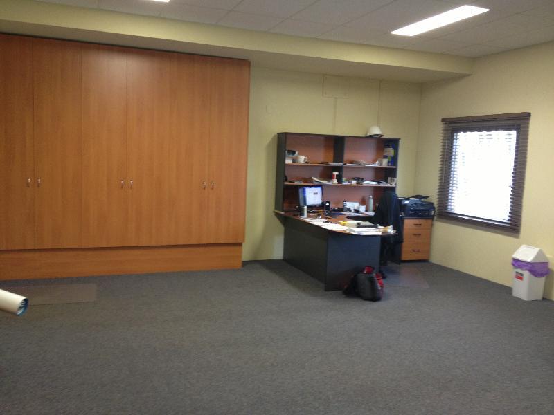 BE QUICK - COMMERCIAL PROPERTY - VACANT POSSESSION!