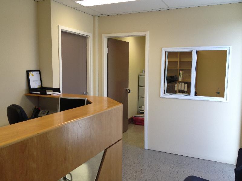 BE QUICK - COMMERCIAL PROPERTY - VACANT POSSESSION!