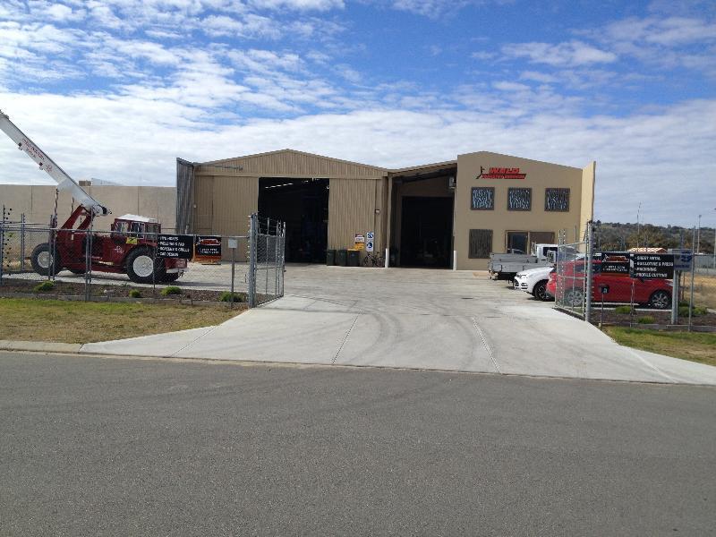 BE QUICK - COMMERCIAL PROPERTY - VACANT POSSESSION!