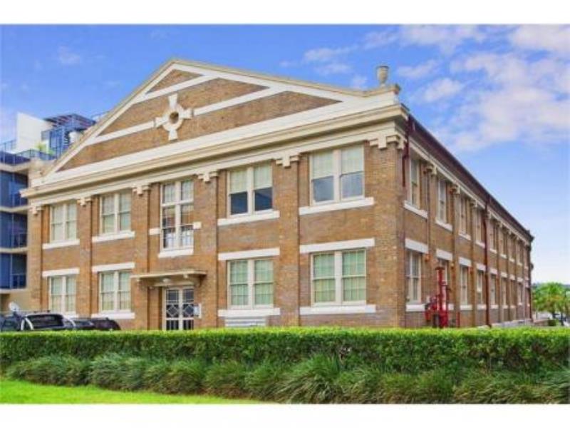 Renovated boutique office in heritage building + parking