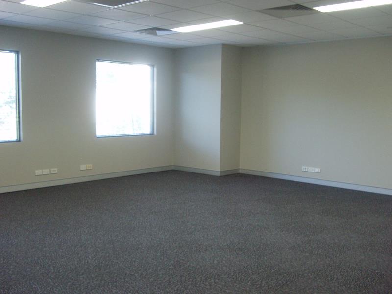 GROUND FLOOR, STUNNING LIGHT FILLED OFFICE SUITE WITH PARKING RIGHT AT DOOR