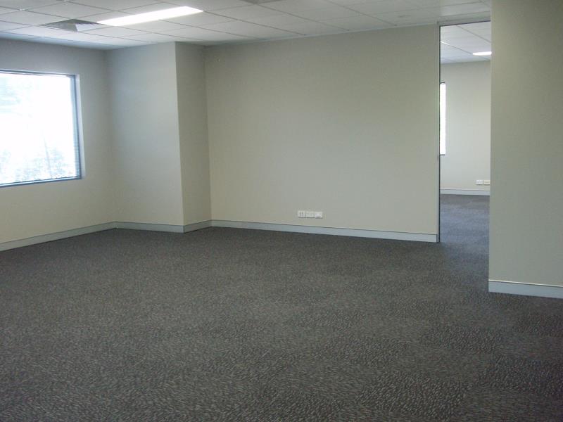 GROUND FLOOR, STUNNING LIGHT FILLED OFFICE SUITE WITH PARKING RIGHT AT DOOR