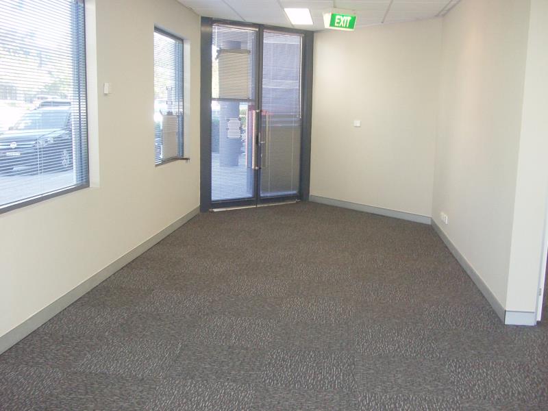 GROUND FLOOR, STUNNING LIGHT FILLED OFFICE SUITE WITH PARKING RIGHT AT DOOR