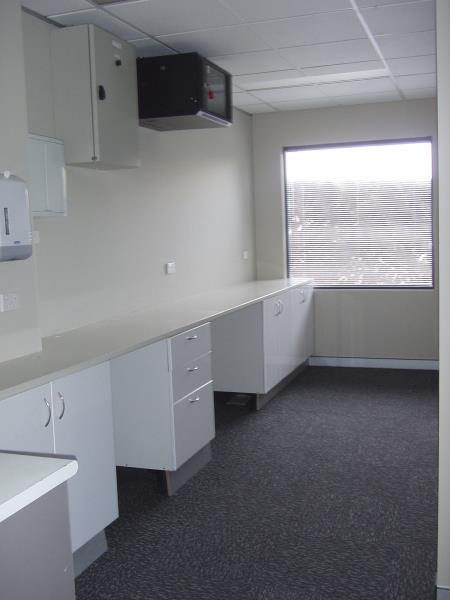 GROUND FLOOR, STUNNING LIGHT FILLED OFFICE SUITE WITH PARKING RIGHT AT DOOR
