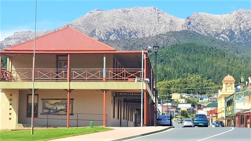 40 ROOM MOTEL/BAR GAMING BUSINESS OPPORTUNITY