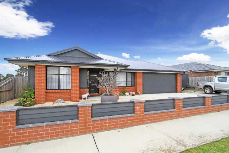 1 Faulkner Court Bairnsdale VIC 3875 House for Sold