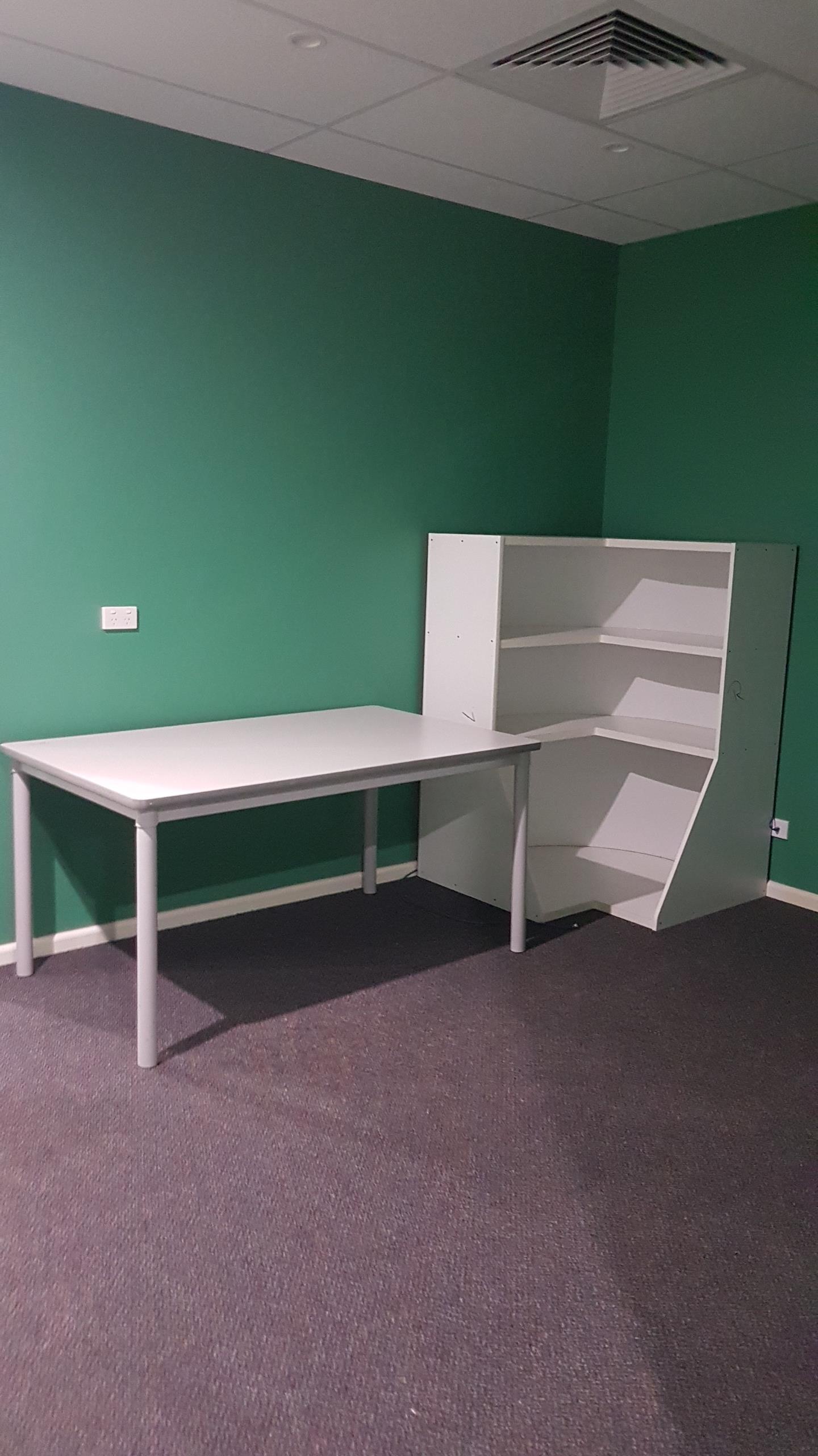 Quality 350m2 shed with 100m2 office - BREAK LEASE - MULTI-PURPOSE USE