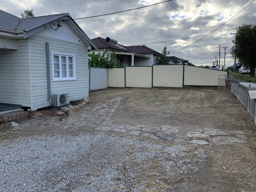 INDUSTRIAL PROPERTY - HUGE 1600m² EASY ACCESS to M4 & Woodville Rd