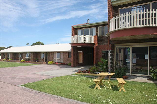 Freehold and Business. Apollo Bay Backpackers Lodge.