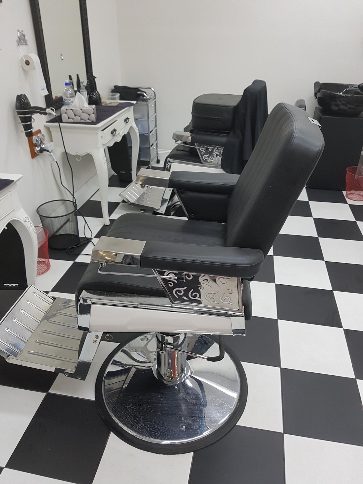 Ready to take over! Barber shop with established customer base and premises