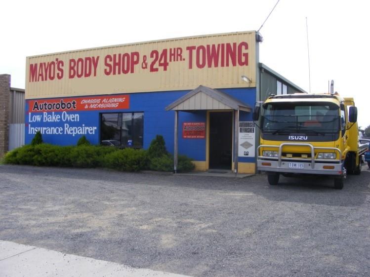 ACCREDITED PANEL BEATER / SPRAY PAINTER – LARGEST IN THE AREA
