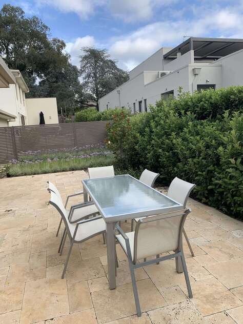 Luxury Home & Outdoor Living. Fully Furnished and equipped. Private. Quiet.