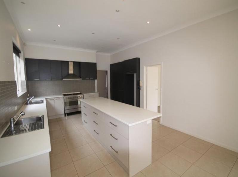 42 Howitt Road Caulfield North VIC 3161 House for Rent