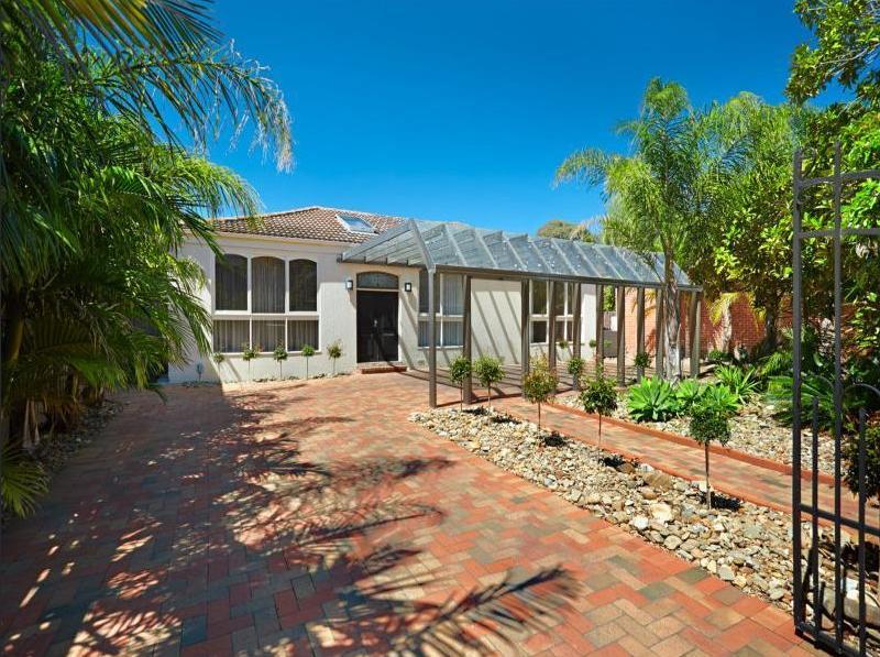 42 Howitt Road Caulfield North VIC 3161 House for Rent