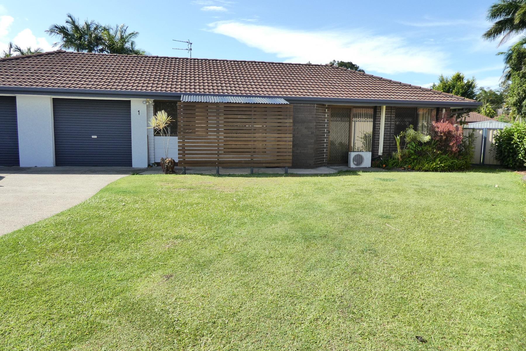 1/9 Elm Crt Labrador QLD 4215 House for Sold