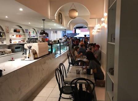 ICE CREAM / GELATERIA IN PRIME LOCATION. LONG LEASE WITH TOP QUALITY FIT-OUT!