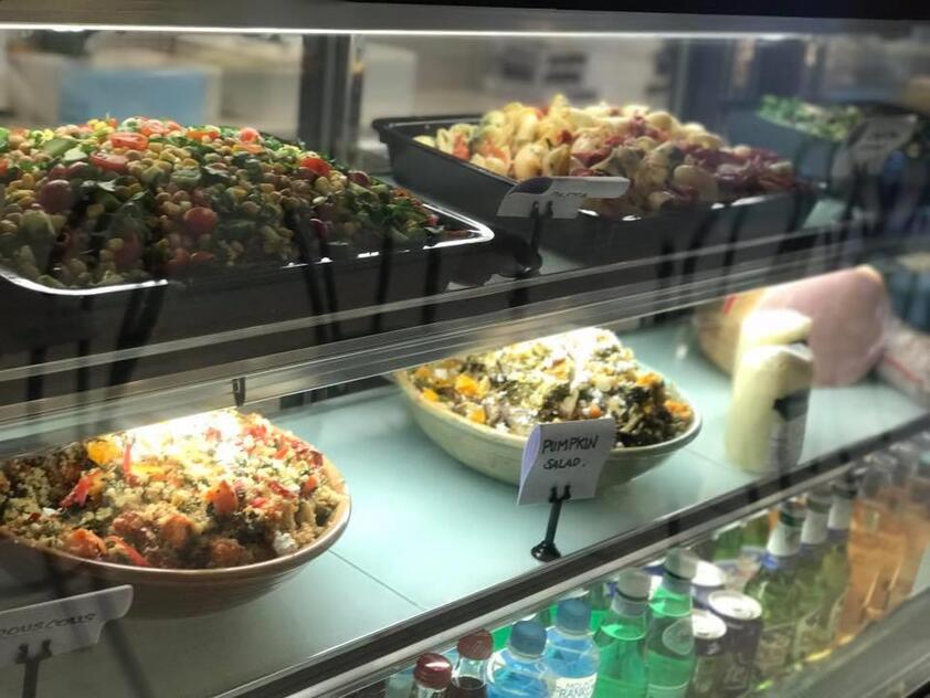 ICE CREAM / GELATERIA IN PRIME LOCATION. LONG LEASE WITH TOP QUALITY FIT-OUT!