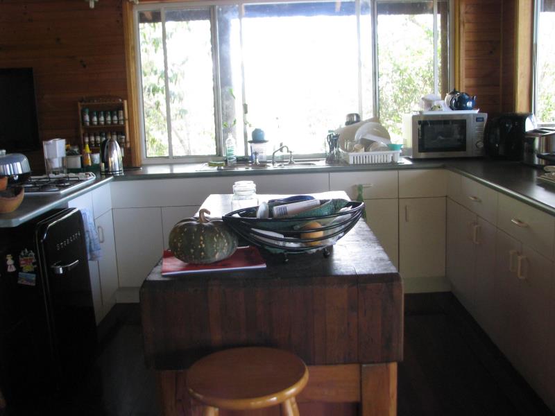 16 Jacqueline Drive Pacific Haven QLD 4659 Acreage Semi rural for