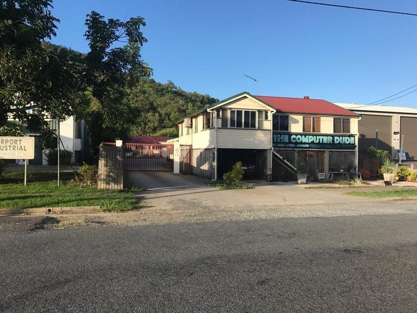 HUGE DEVELOPMENT OPPORTUNITY. CAPTAIN COOK HIGHWAY EXPOSURE RIGHT NEAR AIRPORT