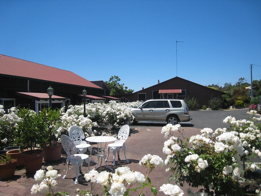 OLD PICTURE THEATRE HOLIDAY ACCOMMODATION. AWARD WINNING BUSINESS