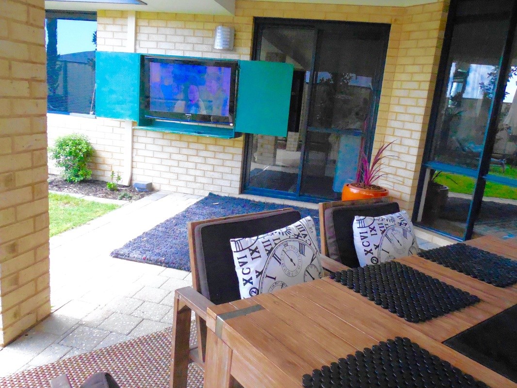 Fully Furnished and Equipped Home in Excellent Location