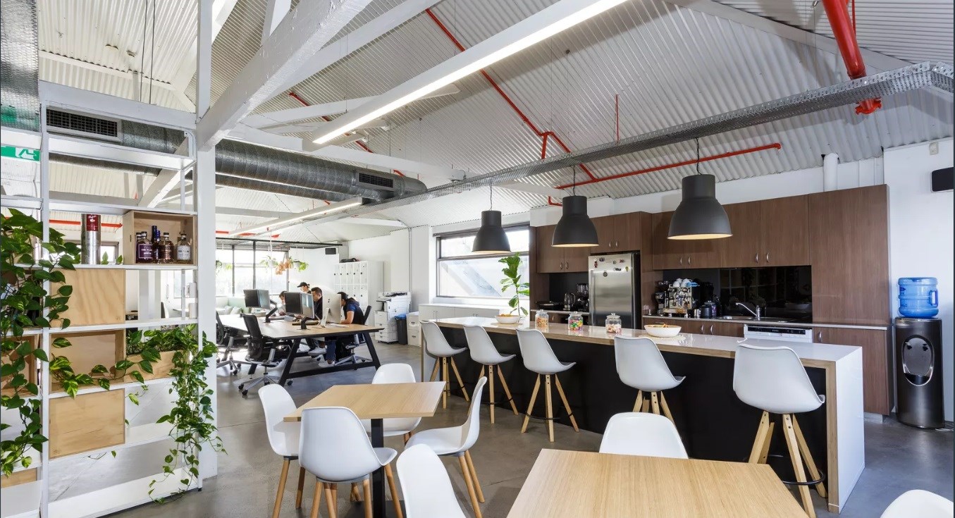 Top quality creative space - full fitout furniture / equipment included