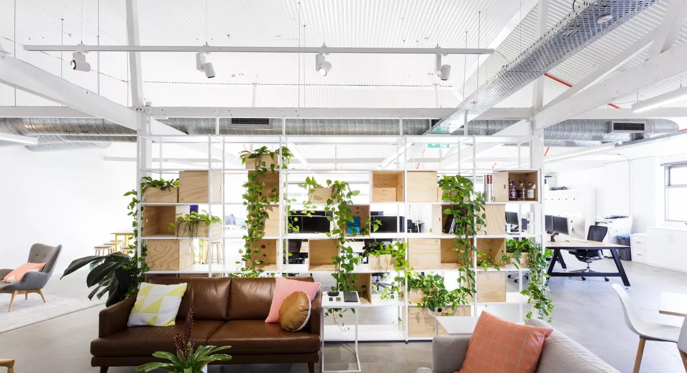 Top quality creative space - full fitout furniture / equipment included