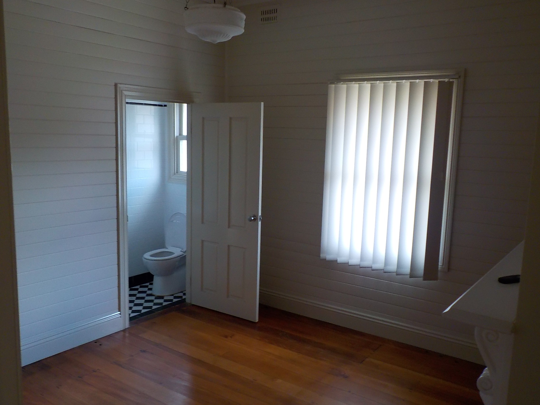 Beautiful 100 +Year Old Freestanding Heritage Cottage For Rent