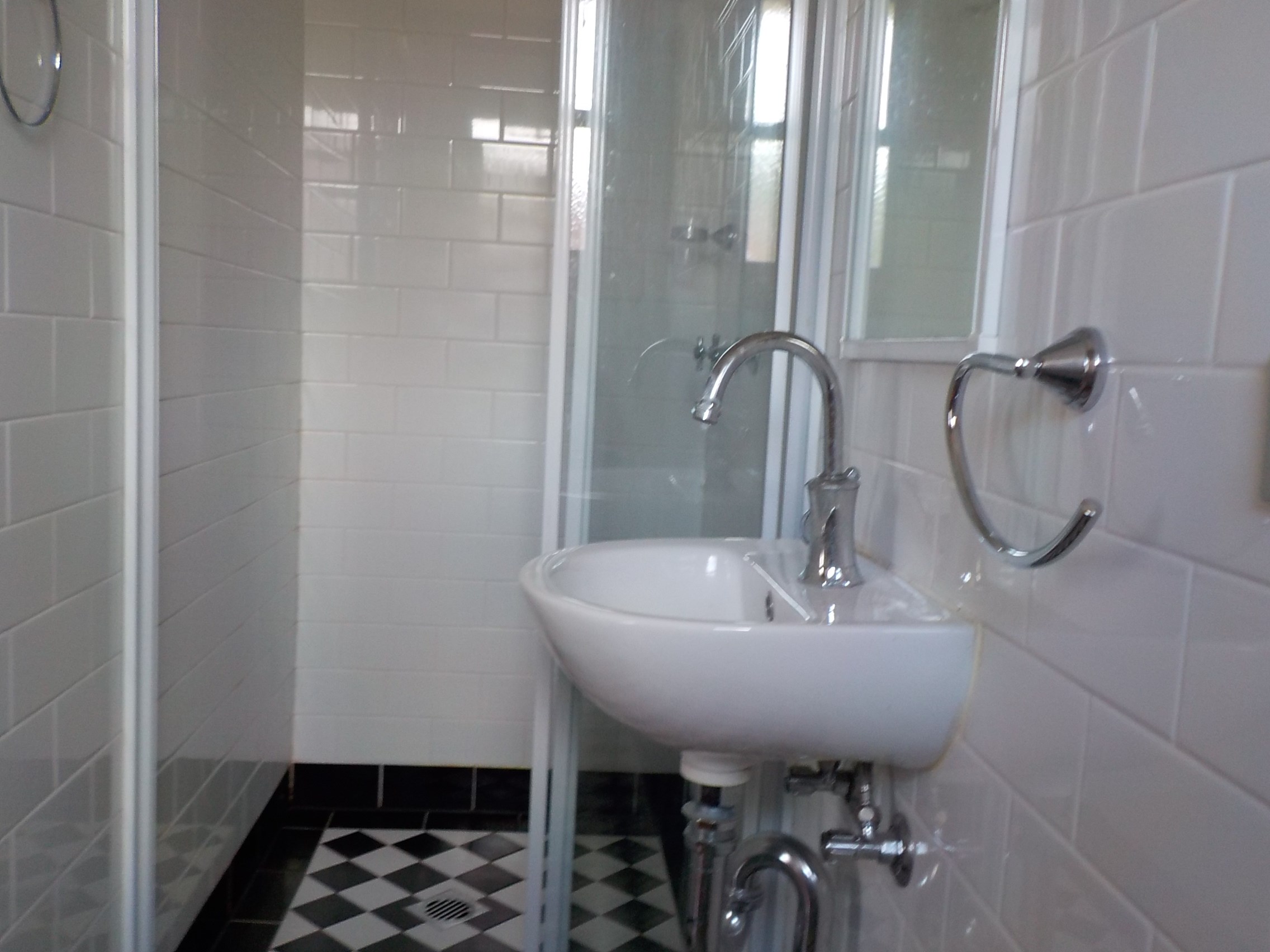 Beautiful 100 +Year Old Freestanding Heritage Cottage For Rent
