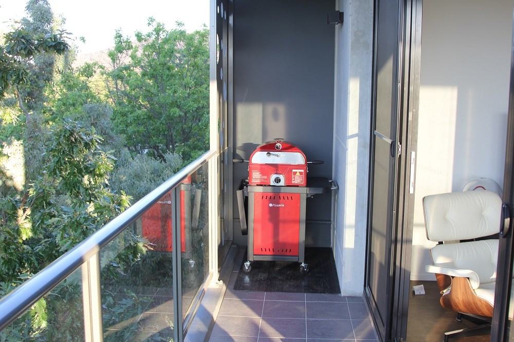 WARM, SUNNY, VIEWS ABOUNDING, COMFORTABLE, EVERYTHING PROVIDED