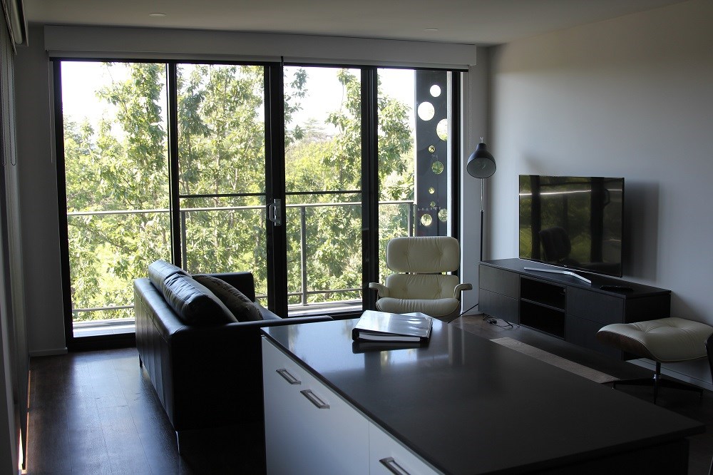WARM, SUNNY, VIEWS ABOUNDING, COMFORTABLE, EVERYTHING PROVIDED