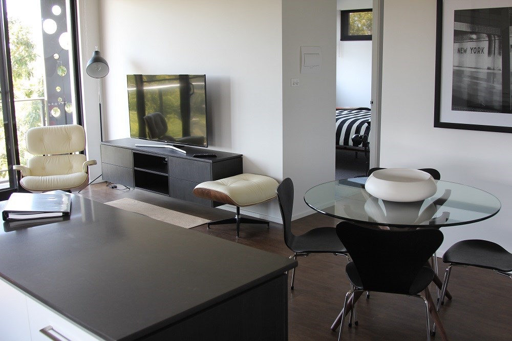 WARM, SUNNY, VIEWS ABOUNDING, COMFORTABLE, EVERYTHING PROVIDED