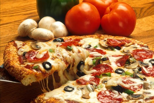 BEST PIZZA BAR IN TOWN. GOOD TURNOVER WITH BUSY LOCATION. MAKE AN OFFER