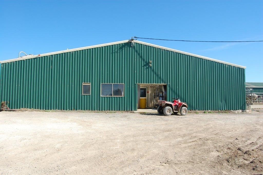 PRODUCTIVE AND BEAUTIFUL DAIRY FARM - 578 ACRES WITH 5BR HOUSE PLUS 2 COTTAGES