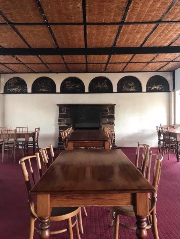 Historic Country Restaurant/Café in picturesque, prime main road location