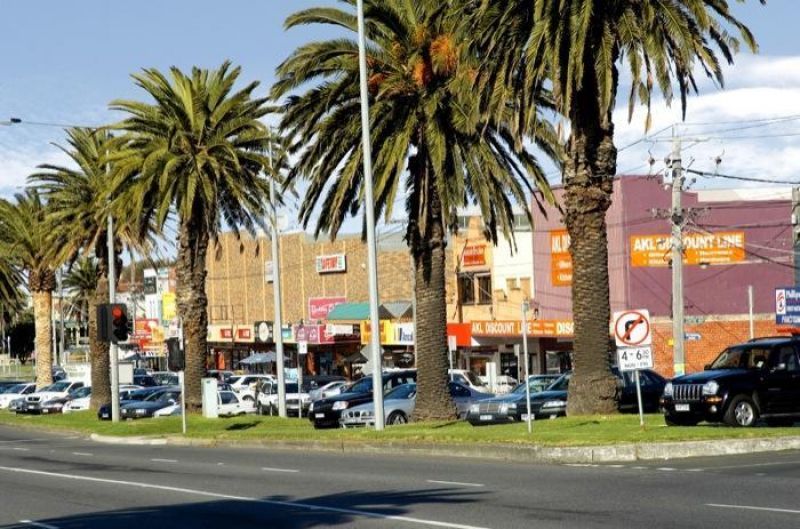 Cafe in Mordialloc for sale - people everywhere, all the time.