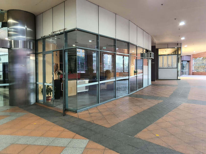 PREMIUM FOOD LOCATION WITH OUTDOOR SEATING OPTIONS PRIME SPOT