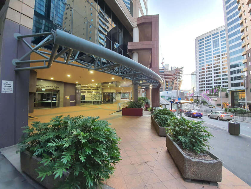 PREMIUM FOOD LOCATION WITH OUTDOOR SEATING OPTIONS PRIME SPOT