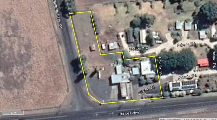 EX FUEL STATION - HUGE HIGHWAY EXPOSURE NEXT TO CARAVAN PARK ON TOURIST ROUTE
