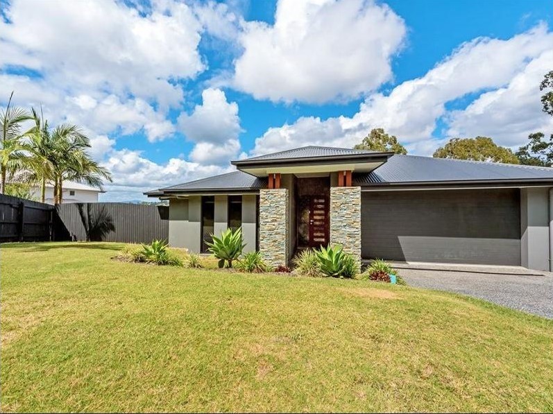 4 Mullingar Place Carrara QLD 4211 House for Sold