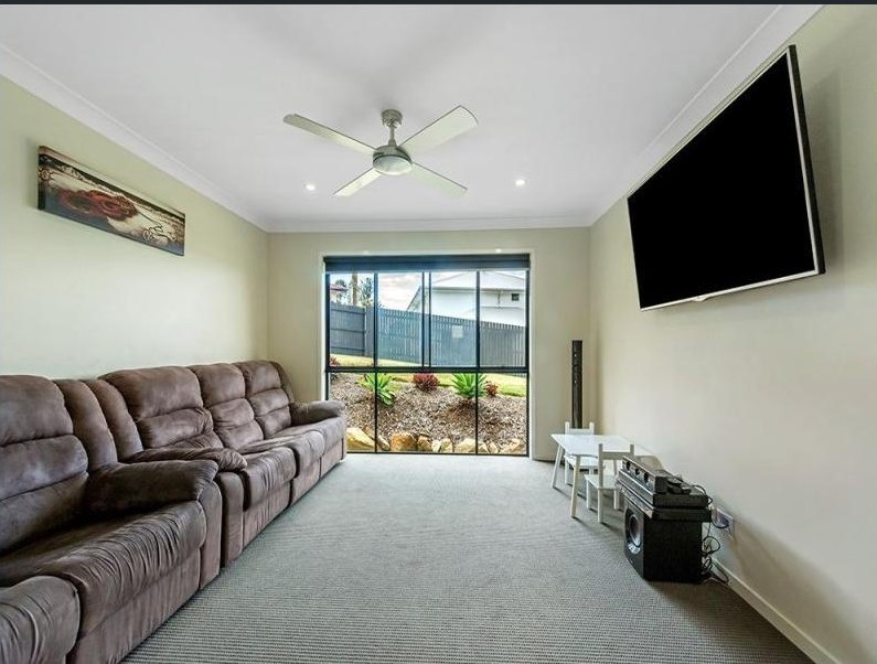 4 Mullingar Place Carrara QLD 4211 House for Sold